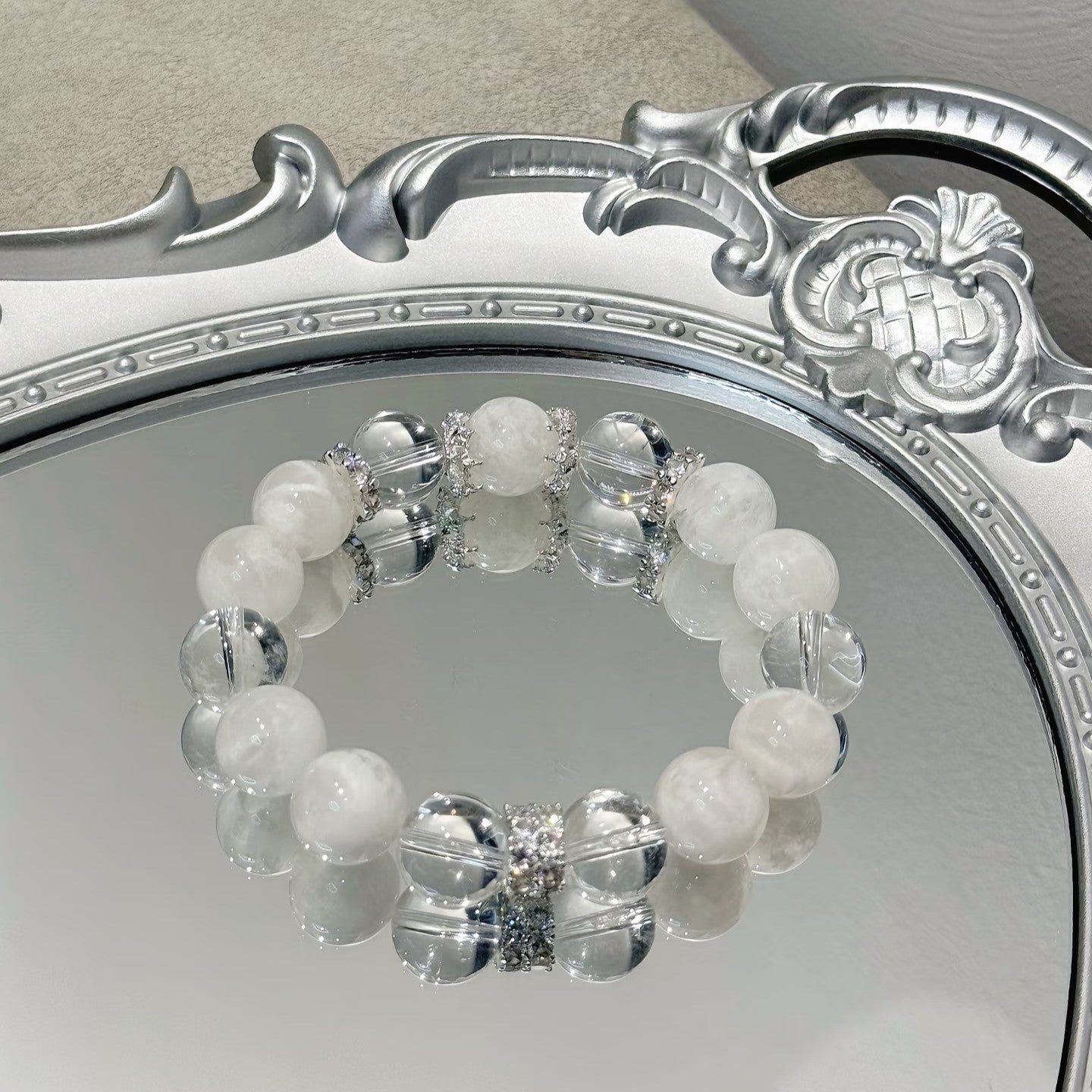 White Round Beaded Bracelet With Clear Quartz & Rhinestone Ornament For Women