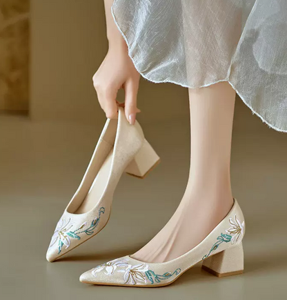 Women’s Embroidered Block Heel Pumps – Elegant Pointed Toe Dress Shoes